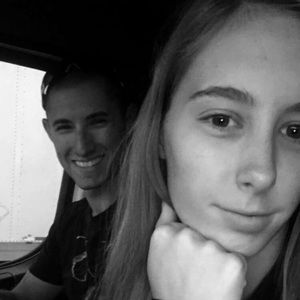 Meet your Posher, Caya